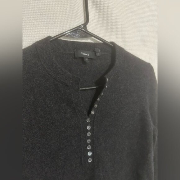 Theory 100% cashmere charcoal sweater - Picture 3 of 8
